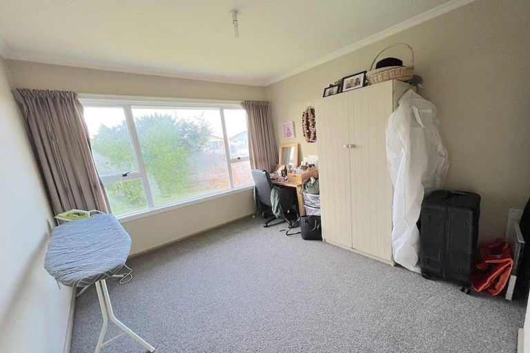 Photo of property in 4 Oriana Crescent, Hornby, Christchurch, 8042