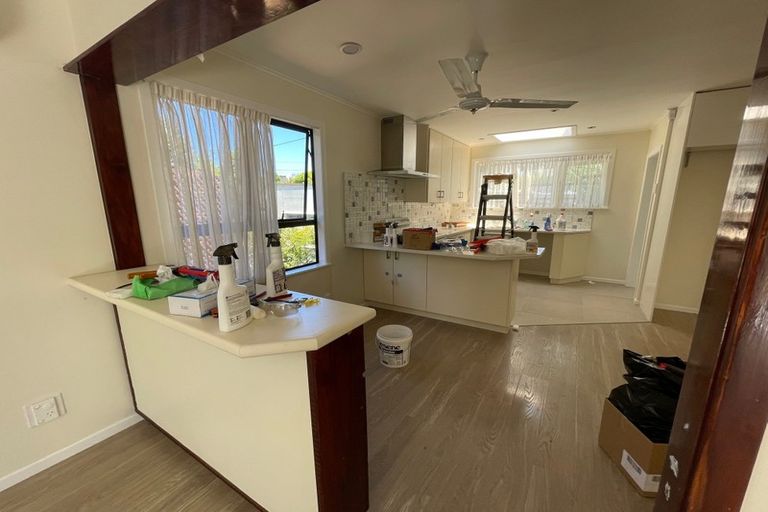 Photo of property in 202 Royal Road, Massey, Auckland, 0614