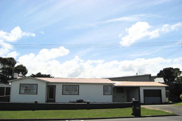 Photo of property in 2 Konini Street, Tawhero, Whanganui, 4501