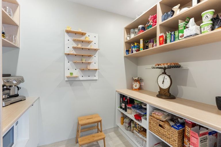 Photo of property in 12 Rawene Street, Waikanae, 5036