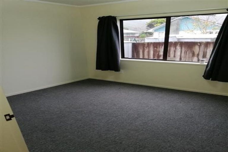 Photo of property in 1082a Fergusson Drive, Clouston Park, Upper Hutt, 5018