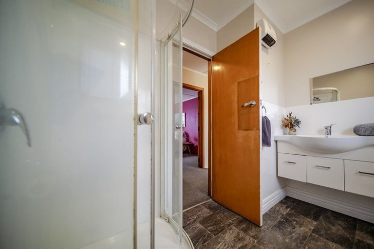 Photo of property in 12 Lake View Road, Waipukurau, 4200