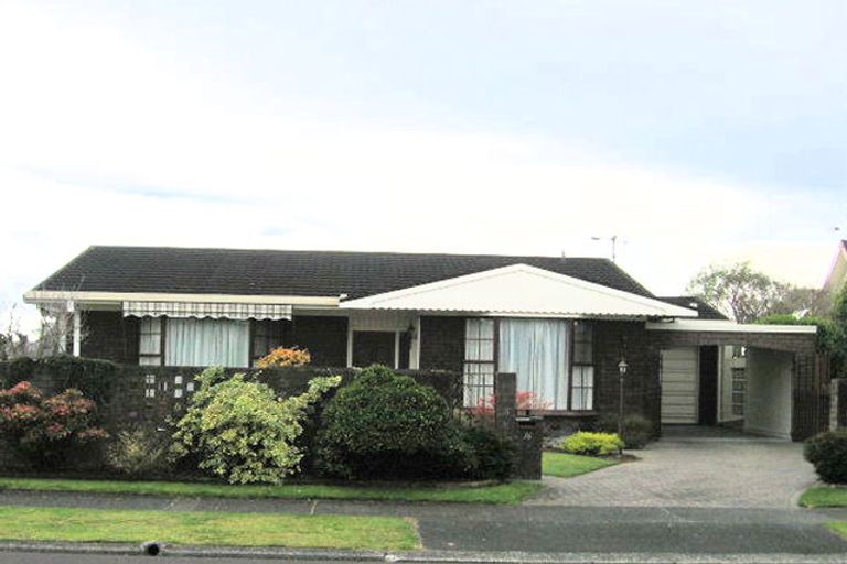 Photo of property in 16 Cattanach Street, St Andrews, Hamilton, 3200