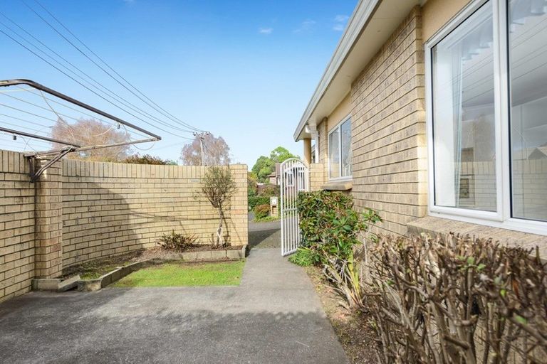 Photo of property in 63 Edgecumbe Road, Tauranga, 3110