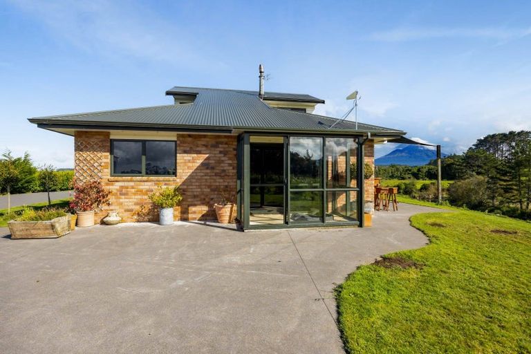 Photo of property in 89a Cornwall Road, Eltham, Hawera, 4673