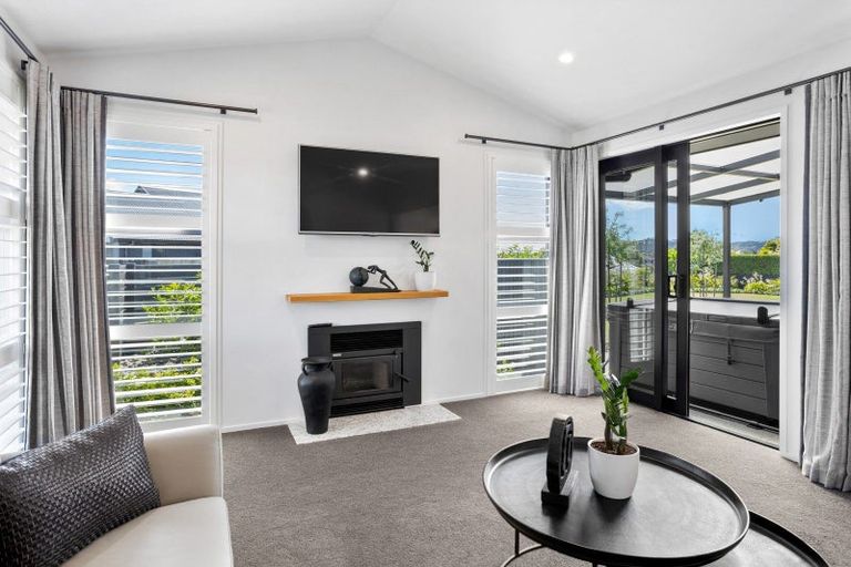 Photo of property in 20 Topping Place, Whitianga, 3510