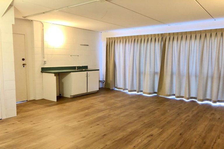 Photo of property in 2/47 Prince Regent Drive, Half Moon Bay, Auckland, 2012