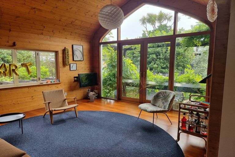 Photo of property in 18a Taungata Road, York Bay, Lower Hutt, 5013