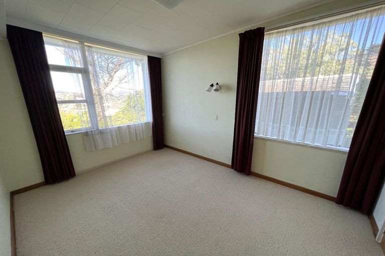 Photo of property in 1 Rajputana Way, Khandallah, Wellington, 6035