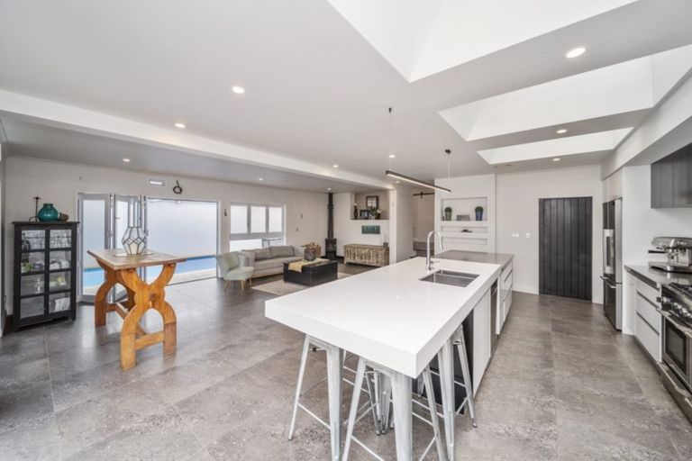 Photo of property in 36 Richmond Street, Fitzroy, New Plymouth, 4312