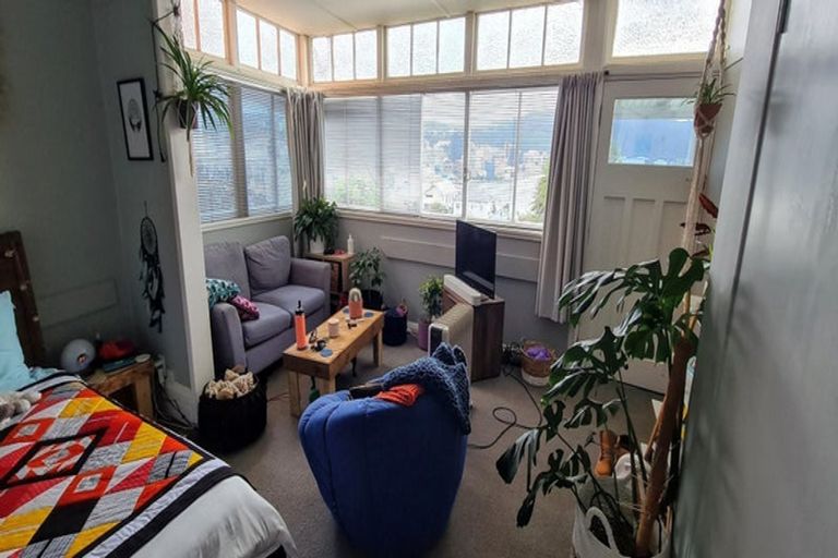 Photo of property in 7 Mcintyre Avenue, Mount Victoria, Wellington, 6011