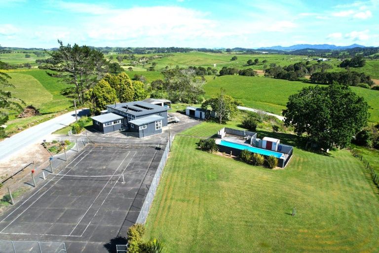 Photo of property in Ex Ararua Primary School, 1823 Ararua Road, Ararua, Matakohe, 0594