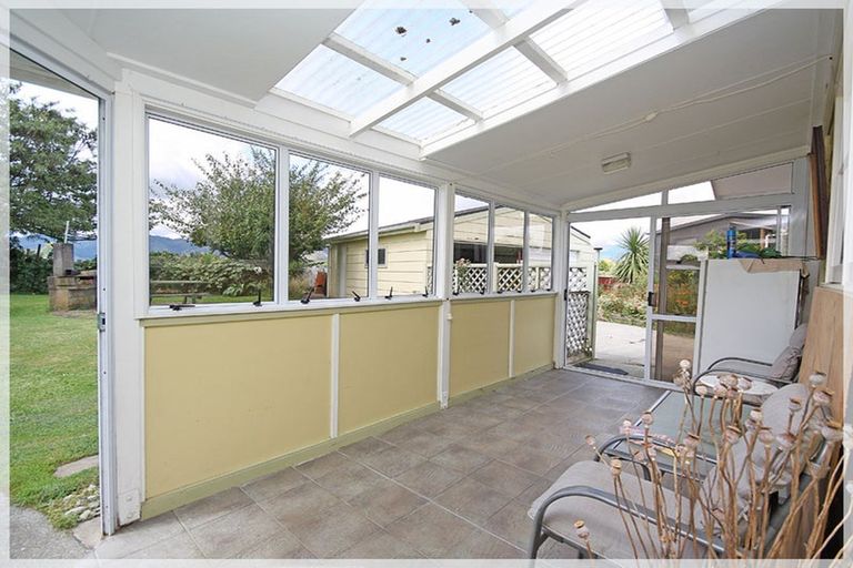 Photo of property in 7 Harlech Street, Levin, 5510