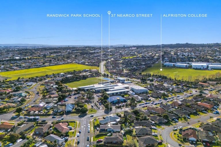 Photo of property in 37 Nearco Street, Randwick Park, Auckland, 2105