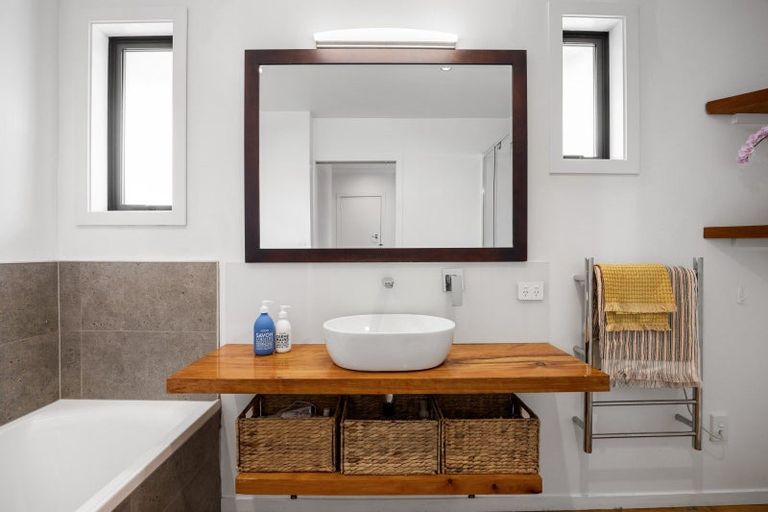 Photo of property in 11 Sandwich Road, St Andrews, Hamilton, 3200