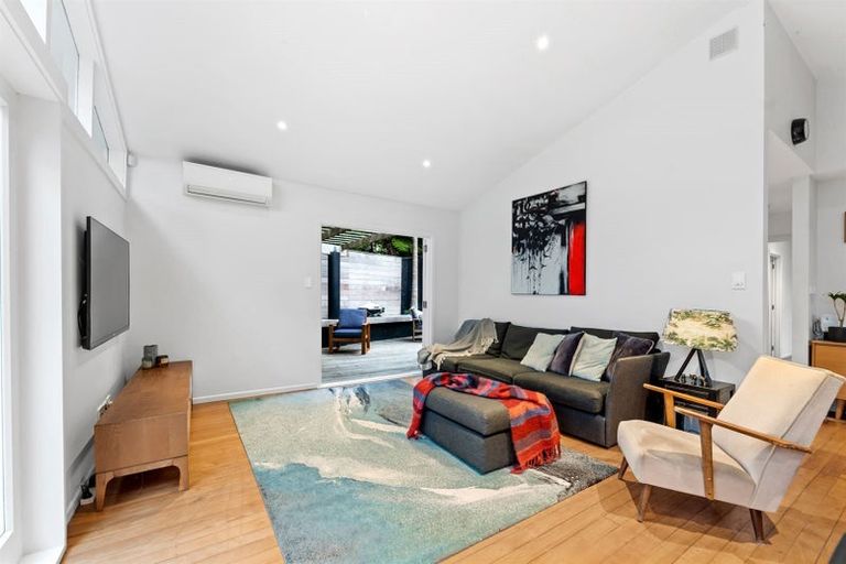 Photo of property in 1 Heathcote Road, Castor Bay, Auckland, 0620