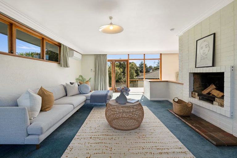 Photo of property in 104 Atawhai Road, Fitzherbert, Palmerston North, 4410