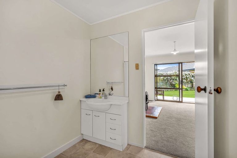 Photo of property in 14b Kauri Drive, Waiuku, 2123