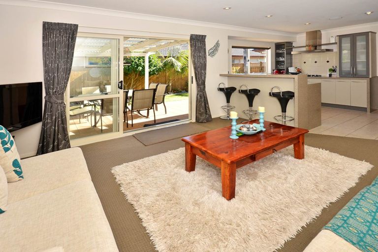 Photo of property in 38 Belfry Place, Wattle Downs, Auckland, 2103