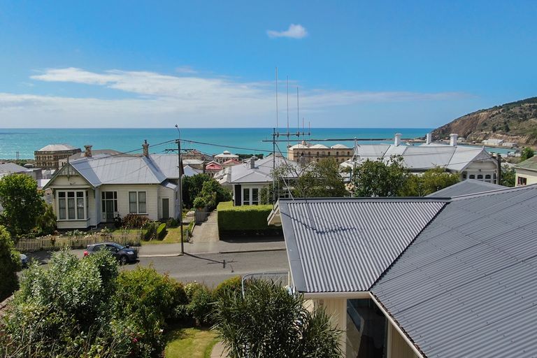 Photo of property in 18 Wharfe Street, South Hill, Oamaru, 9400