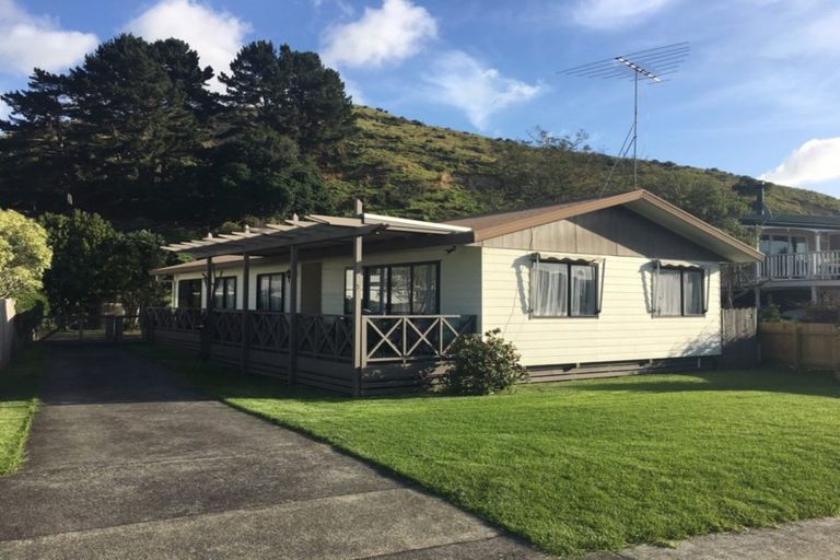 Photo of property in 9 Karawa Place, Kawakawa Bay, Papakura, 2585