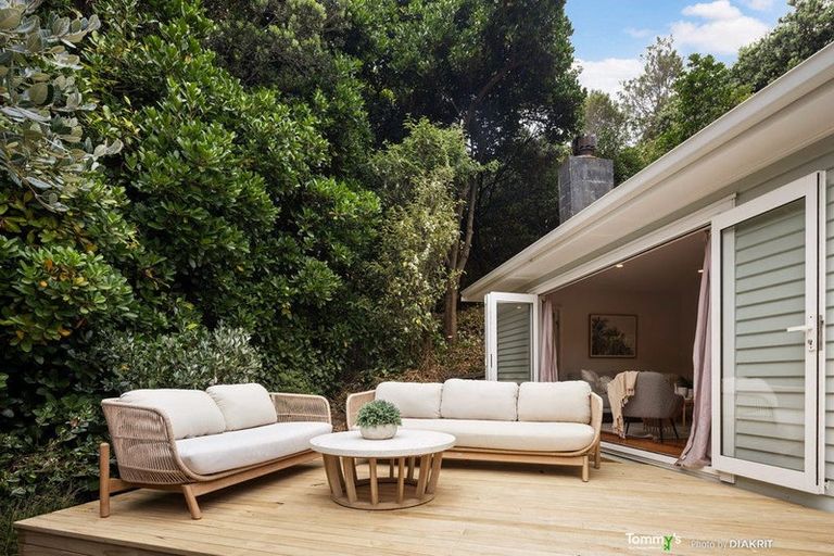 Photo of property in 17 Beach Street, Island Bay, Wellington, 6023