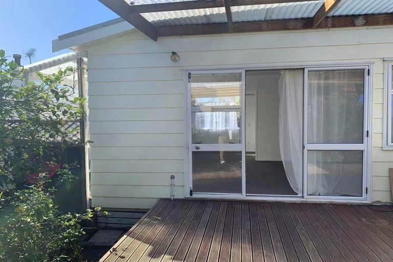Photo of property in 1/12 De Thiery Place, Pakuranga Heights, Auckland, 2010