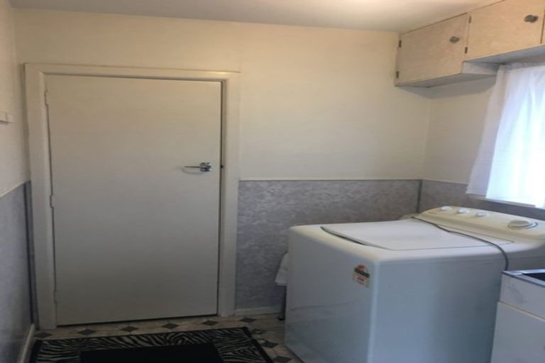 Photo of property in 4 Dunstan Crescent, Hornby, Christchurch, 8042