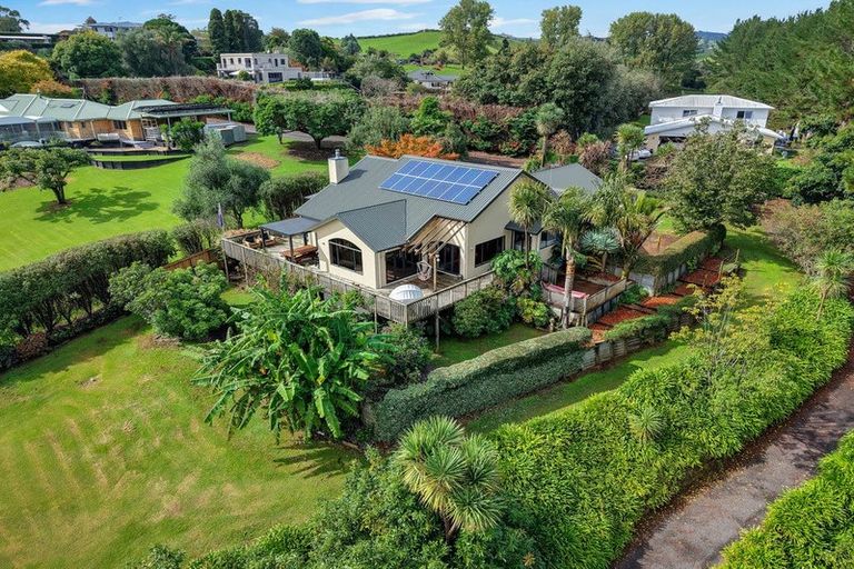 Photo of property in 14 Tupelo Place, Ohauiti, Tauranga, 3112