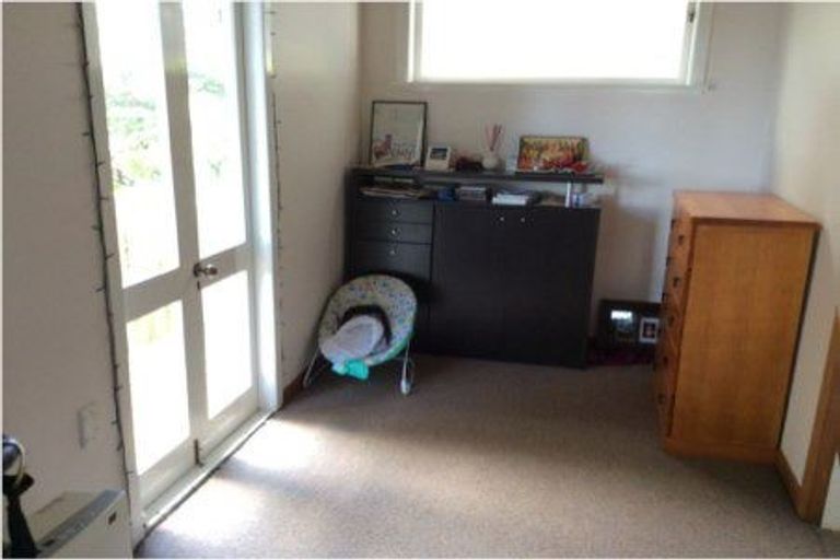 Photo of property in 29 Island Bay Road, Beach Haven, Auckland, 0626