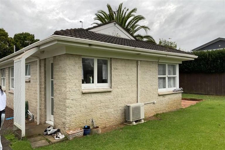 Photo of property in 5 Ashcroft Avenue, Mangere Bridge, Auckland, 2022