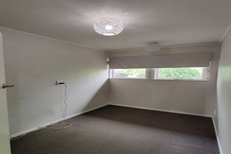 Photo of property in 5 Portadown Avenue, Pakuranga Heights, Auckland, 2010