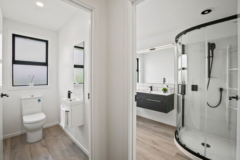 Photo of property in 11 Donnelly Street, Oakura, 4314