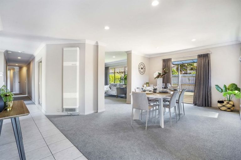 Photo of property in 16 Lockhart Place, Rototuna, Hamilton, 3210