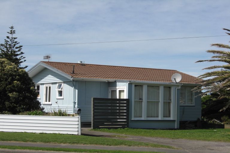 Photo of property in 12 Morgan Street, Castlecliff, Whanganui, 4501