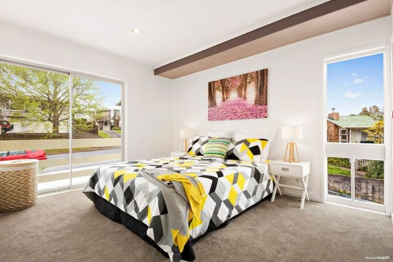 Photo of property in 12 Thomas Avenue, Te Atatu Peninsula, Auckland, 0610