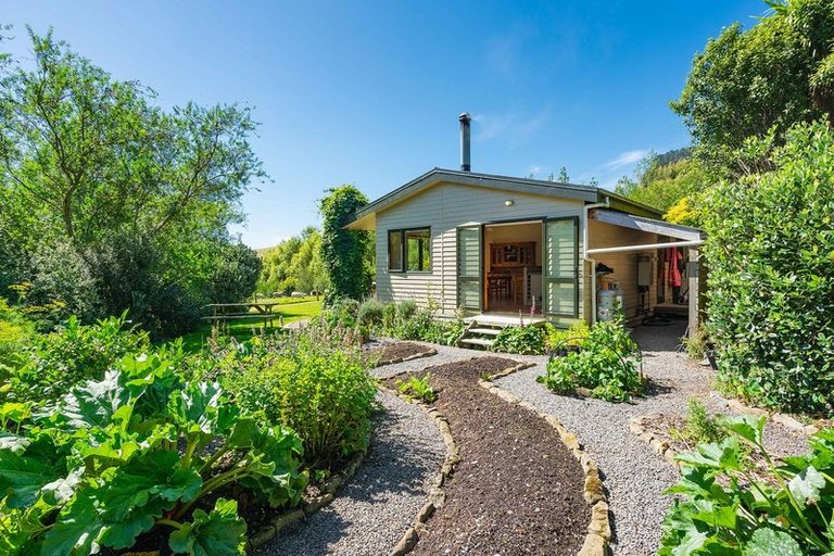 Photo of property in 293 Heyward Point Road, Heyward Point, Port Chalmers, 9081