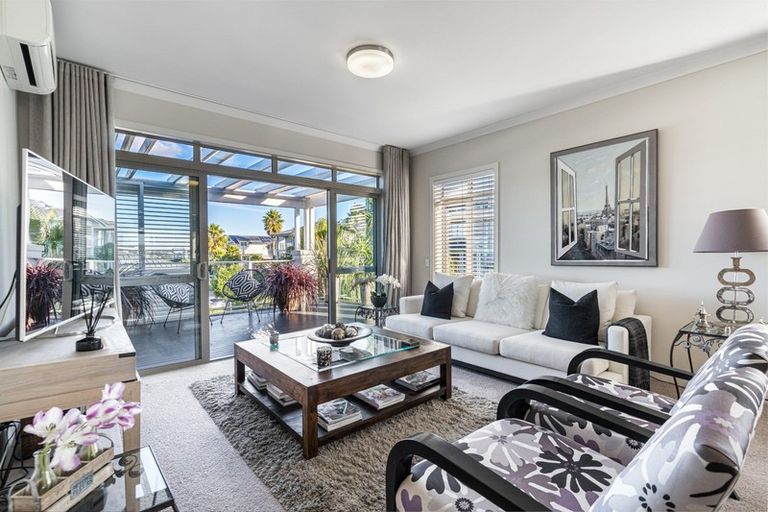 Photo of property in 90 Landmark Terrace, Orewa, 0931