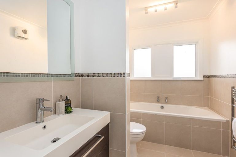 Photo of property in 179 Wairakei Road, Bryndwr, Christchurch, 8053