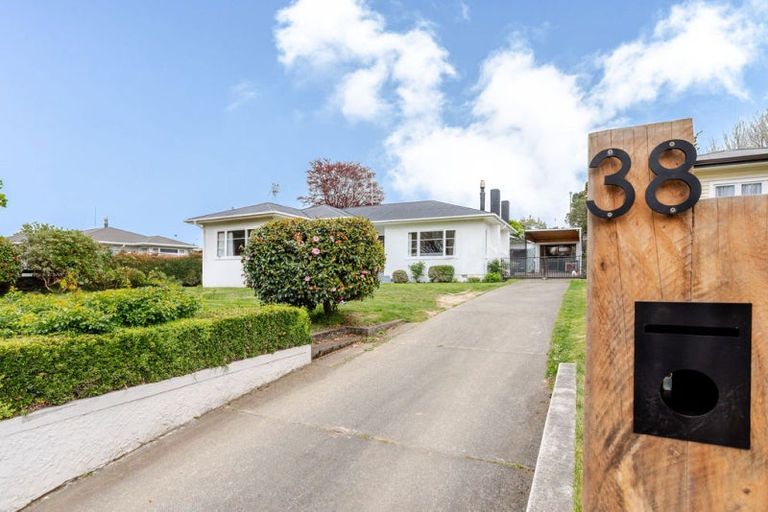 Photo of property in 38 Queen Street, Dannevirke, 4930