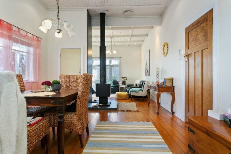 Photo of property in 2 Cook Street, Leamington, Cambridge, 3432