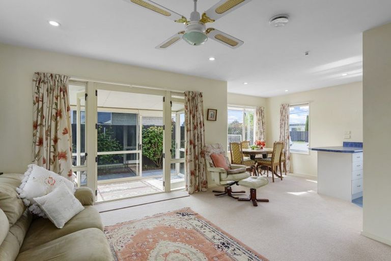 Photo of property in 12 Seymour Street, Hornby, Christchurch, 8042