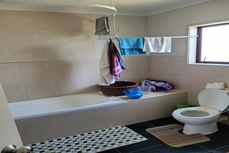 Photo of property in 4c Kelkirk Street, Kelston, Auckland, 0602