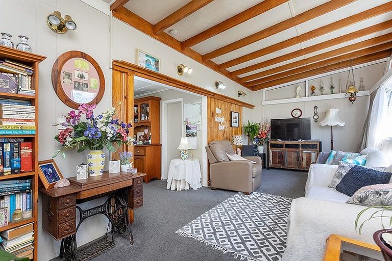 Photo of property in 40 James Mcleod Road, Shelly Beach, Helensville, 0874