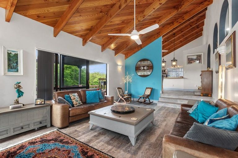 Photo of property in 9 Ngahere Drive, Horahora, Whangarei, 0110