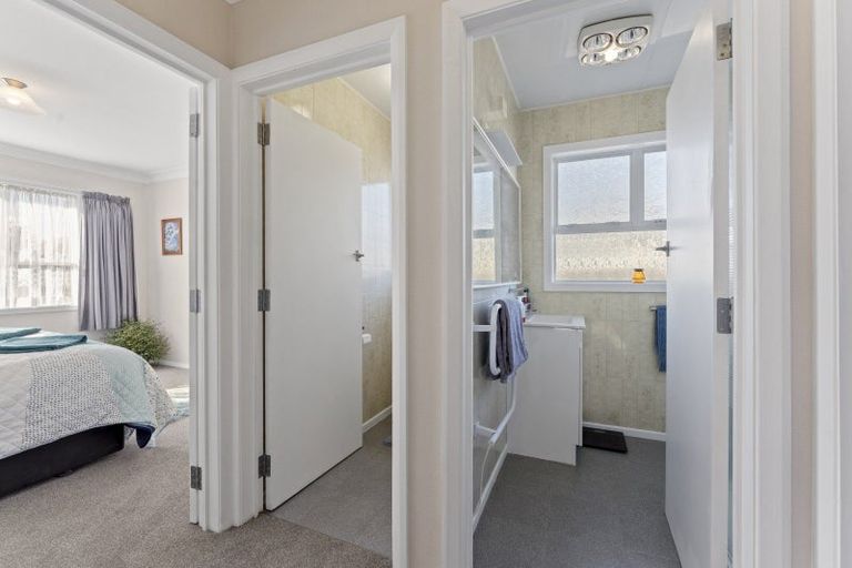 Photo of property in 12 Saint Annes Street, Levin, 5510