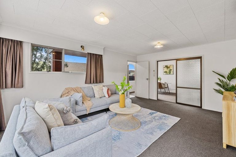 Photo of property in 1/28 Sawtell Place, Northcote, Christchurch, 8052