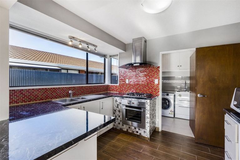 Photo of property in 1/151 Northcote Road, Northcote, Christchurch, 8052