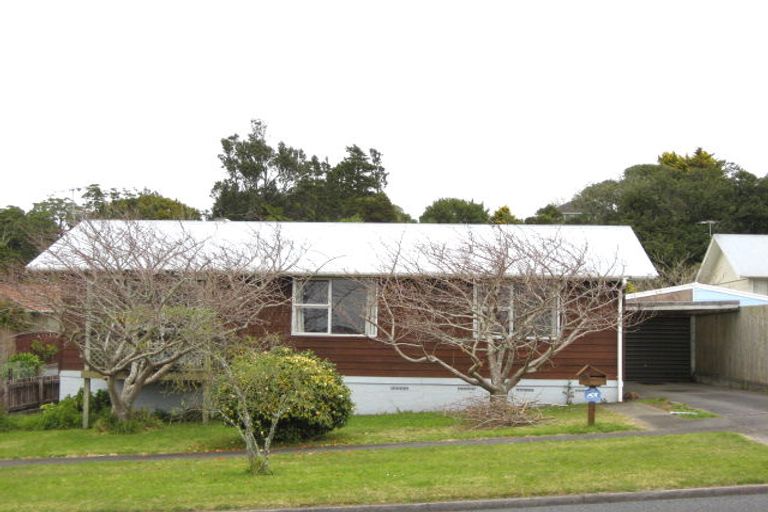 Photo of property in 87 Riversdale Drive, Merrilands, New Plymouth, 4312