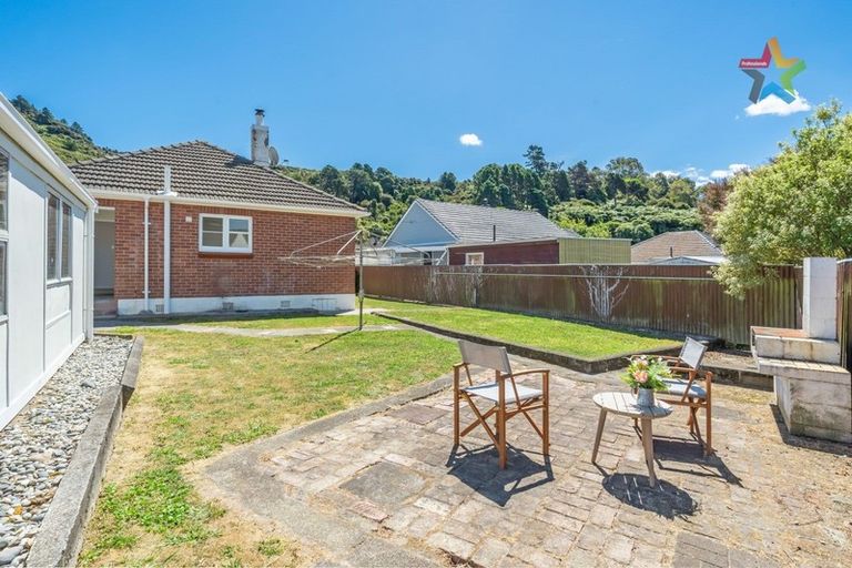 Photo of property in 92 Judd Crescent, Naenae, Lower Hutt, 5011